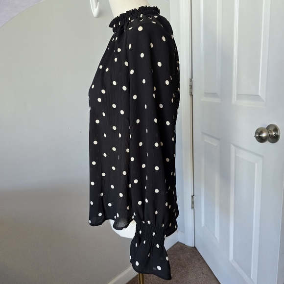 Loft | Medium | Black & White Polka Dot High Neck Blouse - Picture 4 of 9